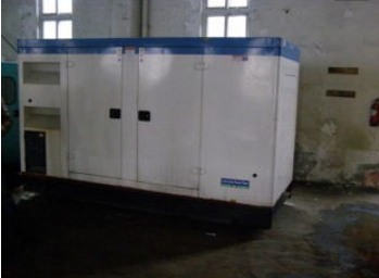 扎兰屯康明斯150kw大型柴油二手发电机组